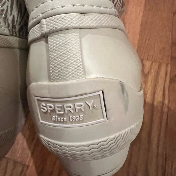 Sperry Saltwater Metallic Jacquard Duck Boot
Winter Duck Boots - Lug Sole size•7 - Picture 8 of 9
